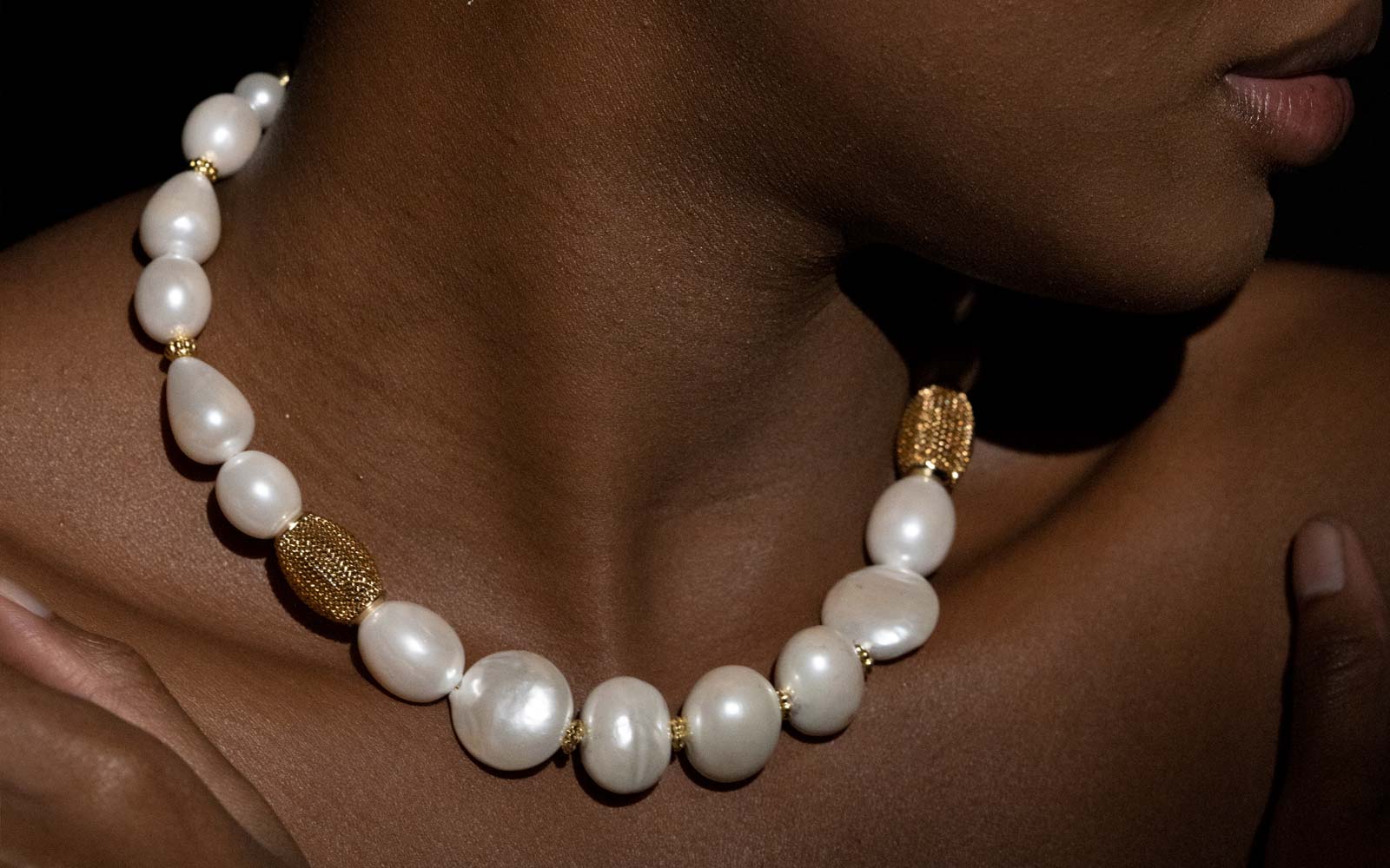 De qué color son las perlas naturales? - ENIGMA Joyería – ENIGMA Joyería