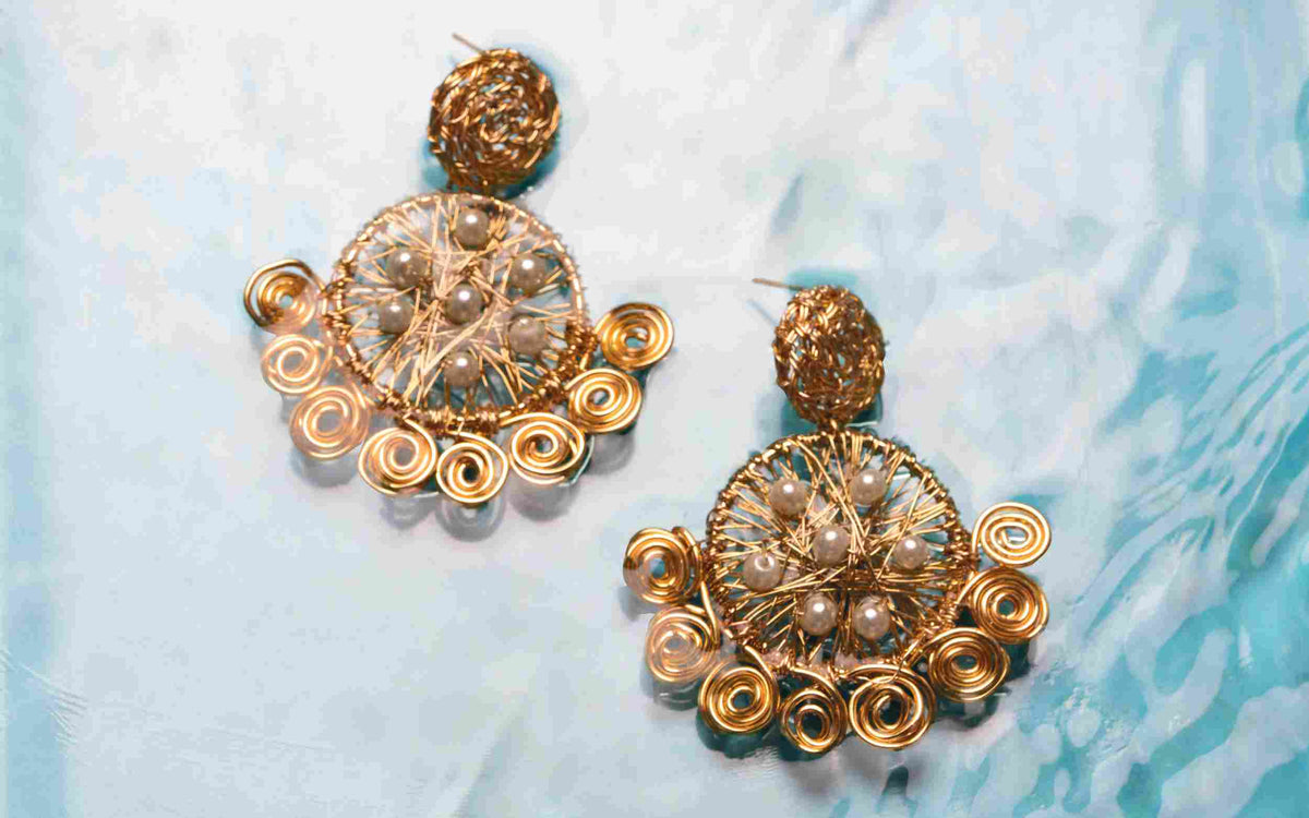 El arte y la creatividad como pilares de la joyería artesanal