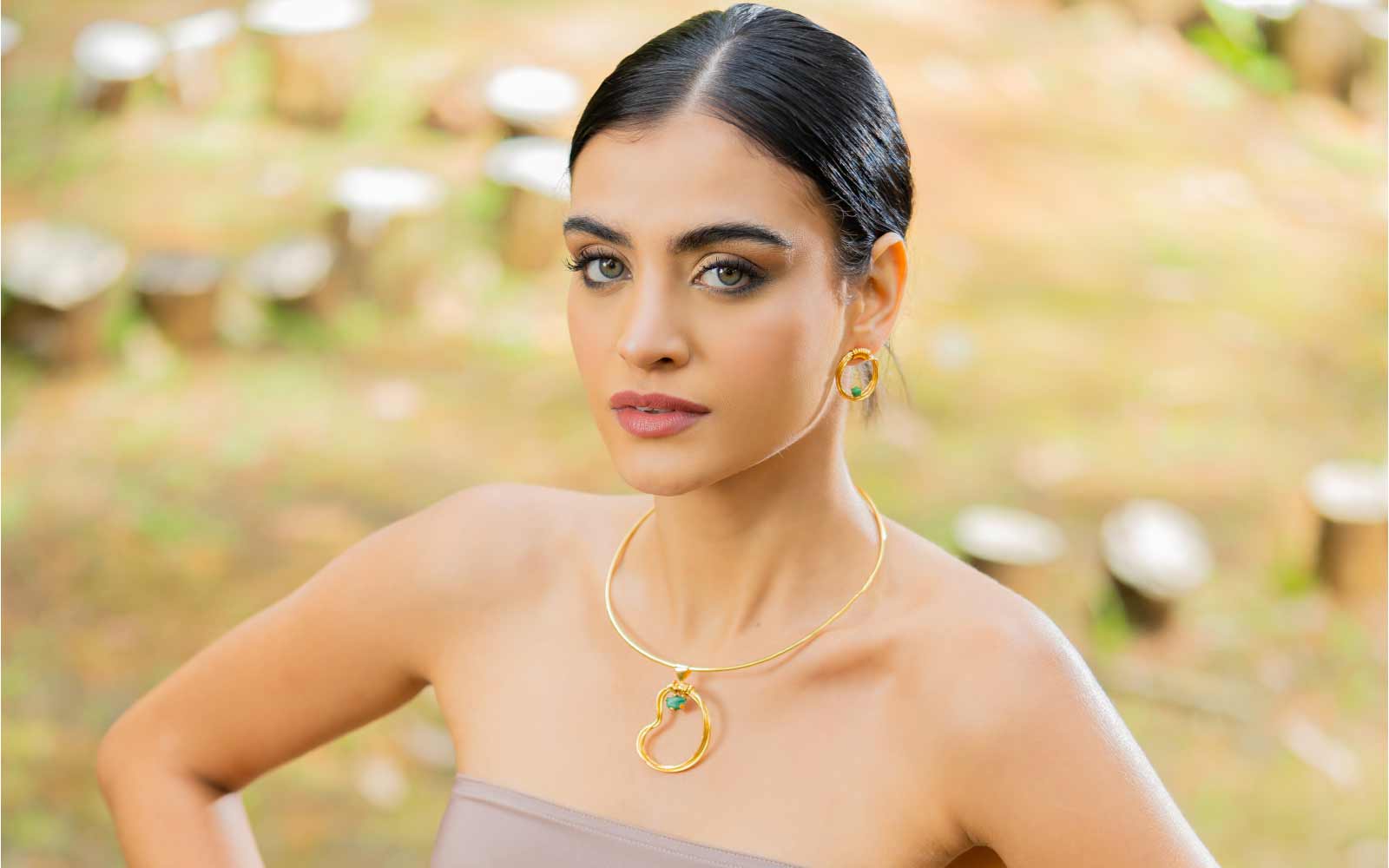 Collares con Esmeraldas: Un Toque de Lujo y Serenidad