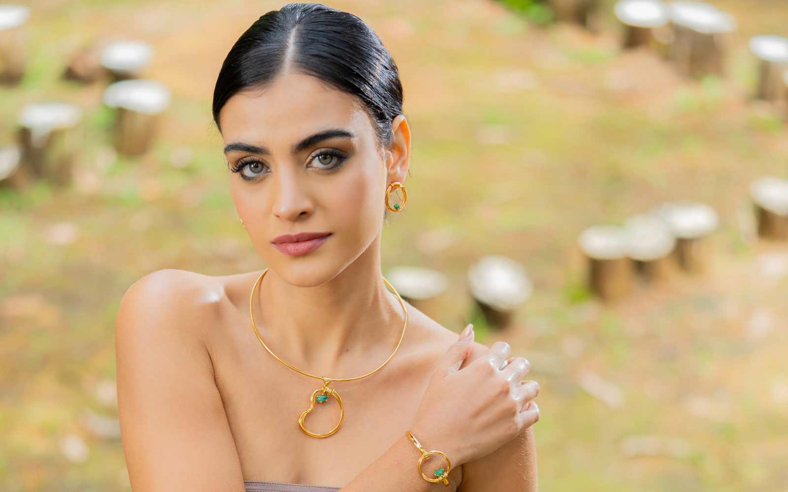 Collares con esmeraldas: Un toque de lujo y serenidad en tu cuello
