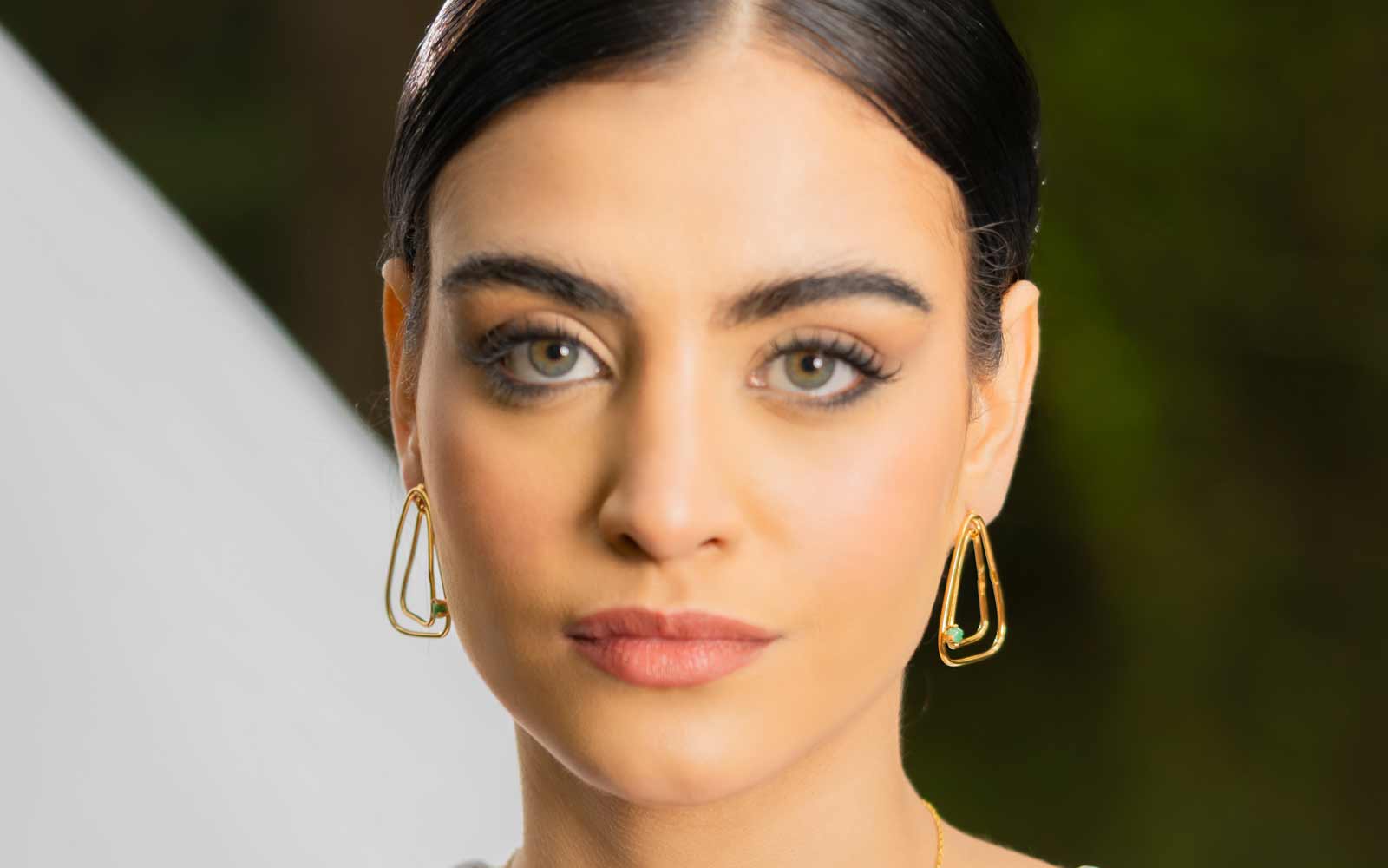 Cómo hacer juego con las joyas en tu look diario