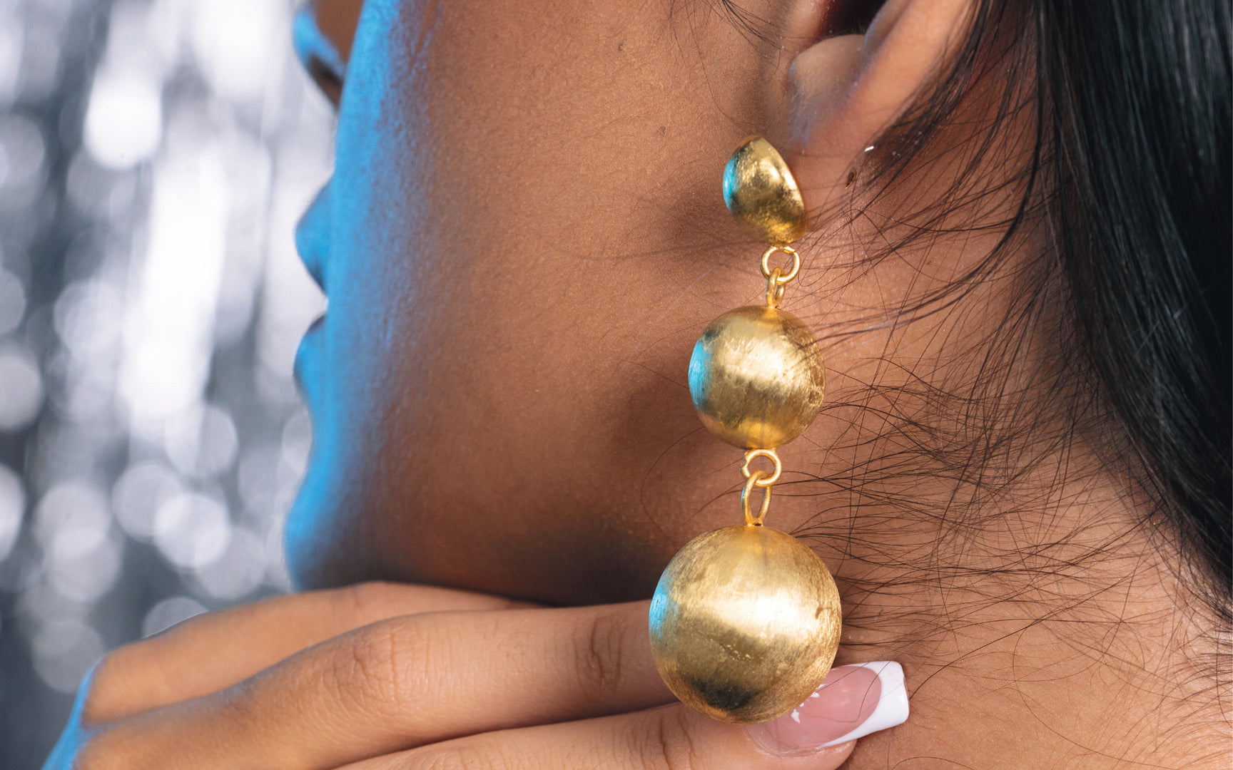 El legado de los aretes en la historia de las mujeres