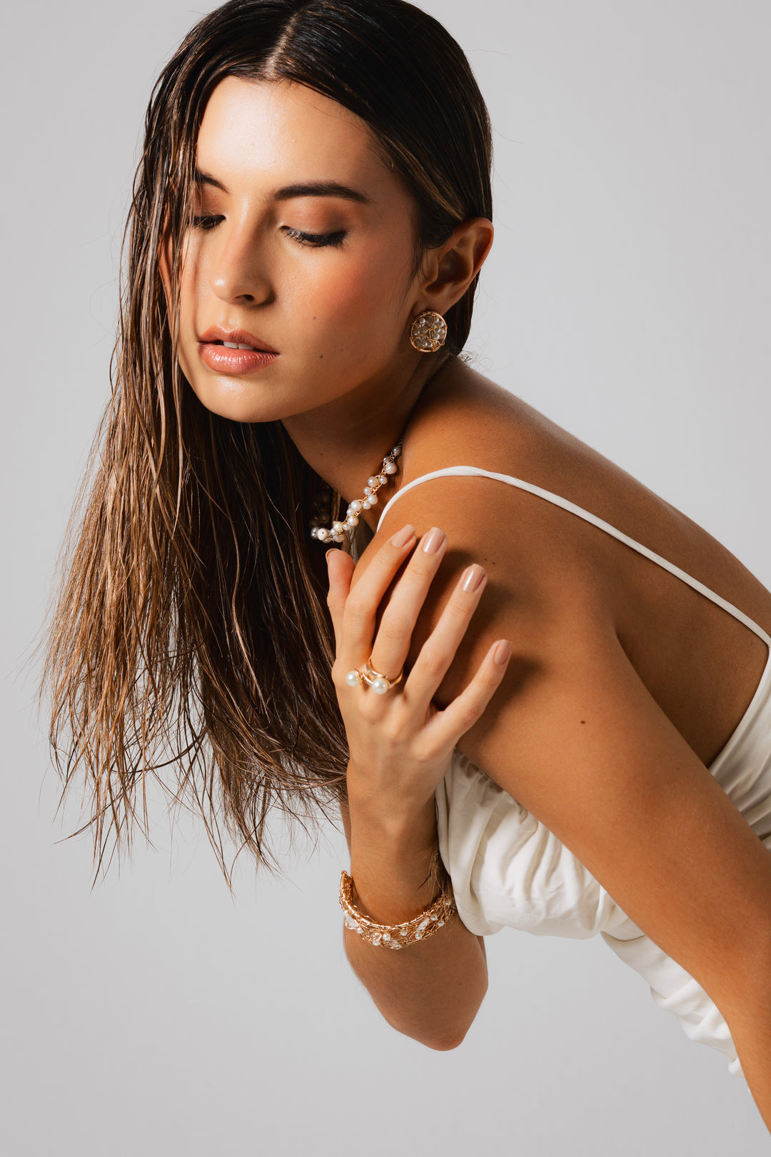 Aretes Topo Nido con Perla Dorado Para Mujer