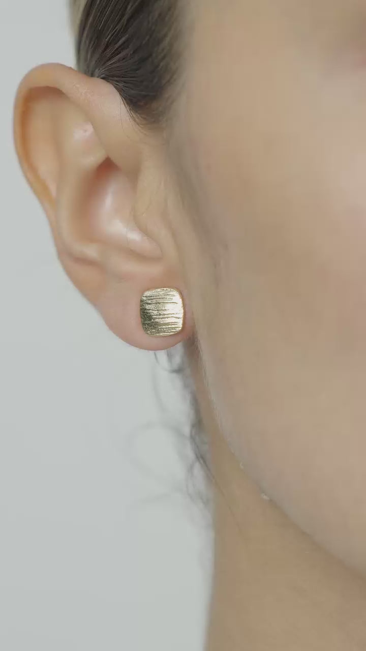 Aretes Pulso Dorado