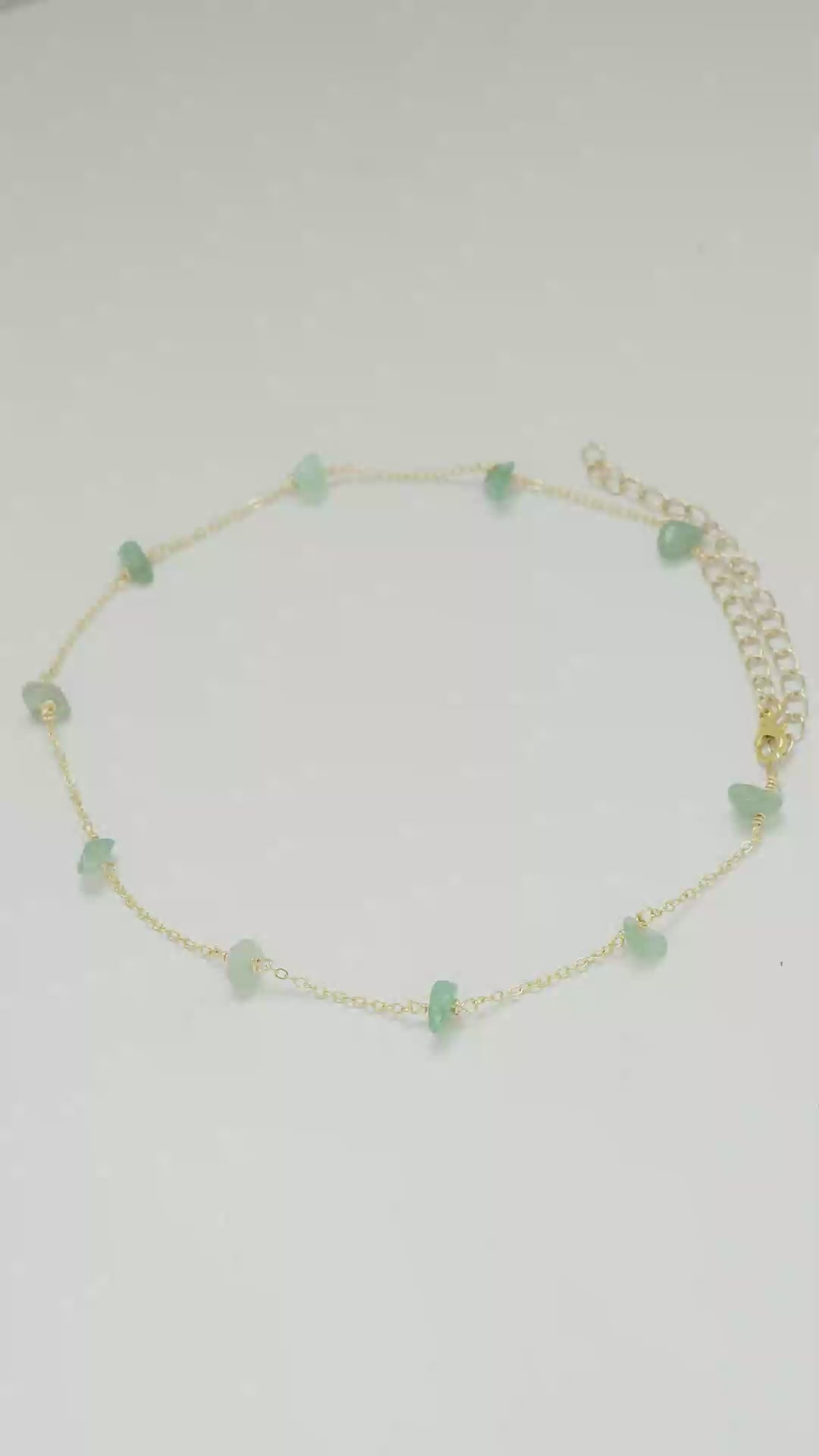 Collar Gargantilla Elvena con Piedra Natural Verde Dorado Para Mujer